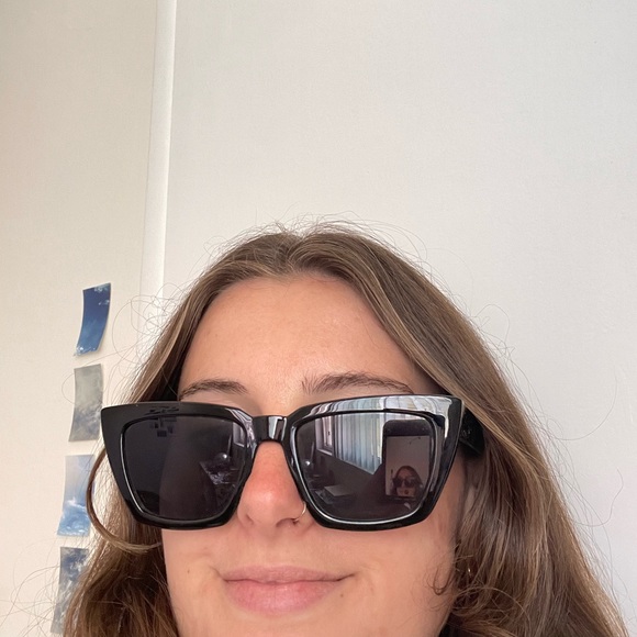 Black sunglasses o/s - Picture 5 of 8